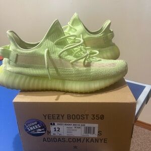 Yeezy 350 glow size 12